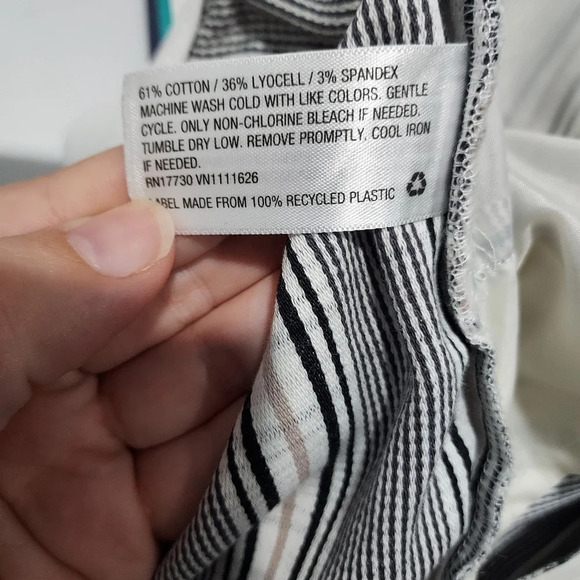 Ava & Viv Cream Plaid High Rise Tapered Ankle Pants in Size 22 - Picture 12 of 14